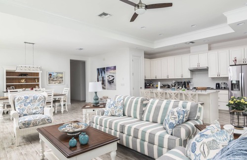 Naples Casa | 4 Bed Naples Paradise With Pool