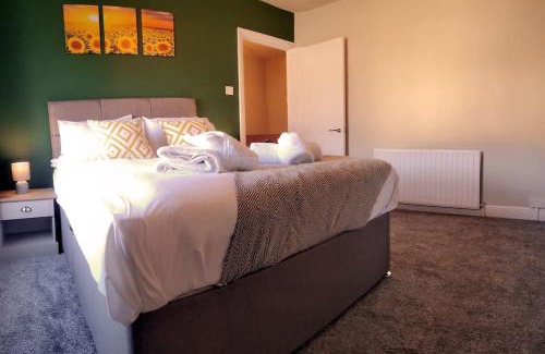 Port Talbot Apartamento | 4 Bed - Parking - Near M4 - Ideal for Workers