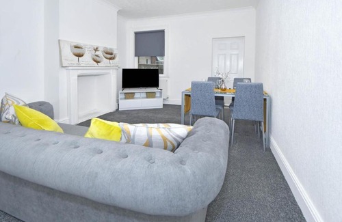 Forsbrook Apartamento | 4-Bed Stay in Stoke-on-Trent near Alton Towers