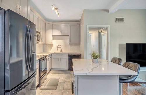 Englewood Park Casa | 4 Bedroom 2 Bath Pet-Friendly Pool Home Orlando Airport