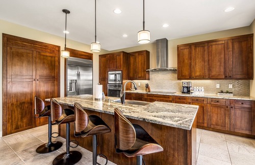 Keauhou Casa | 4 bedroom/ 3 bath luxury home with A/C, steps to community pool, oceanview