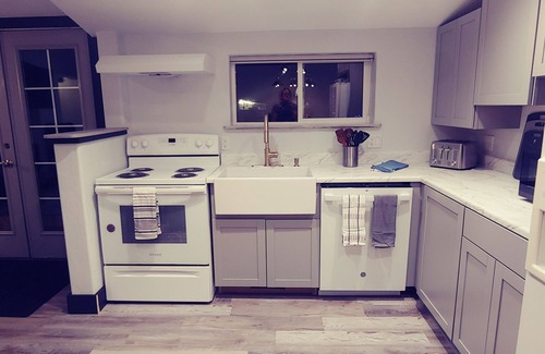 Riggins Casa | 4 Bedroom/3 Bath Upper Level Remodeled Shop, in town, fully loaded for up to 12!