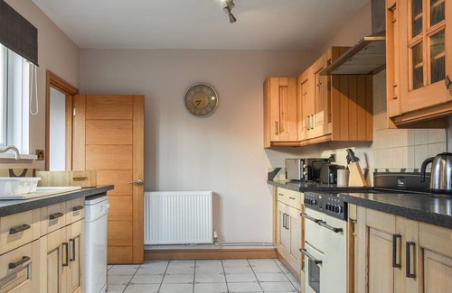 Kidwelly Cabaña | 4 bedroom accommodation in Kidwelly