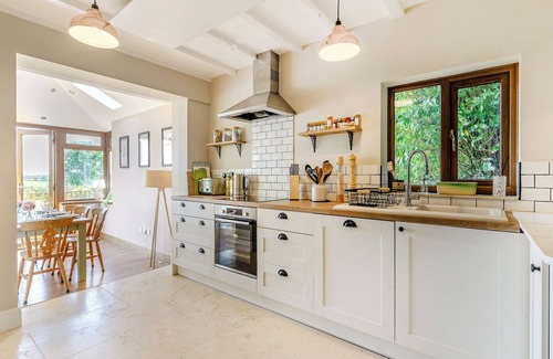 Llanelli Cabaña | 4 bedroom accommodation in Llanelli