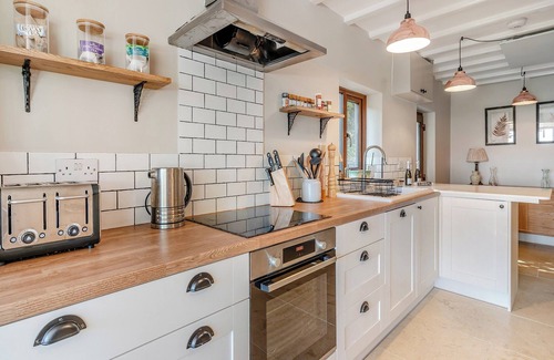 Llanelli Cabaña | 4 bedroom accommodation in Llanelli