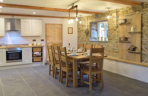 Whitland Cabaña | 4 bedroom accommodation in Llanboidy, near Laugharne