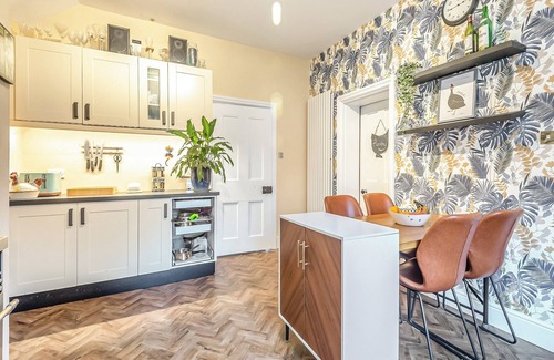 Clumber Park Cabaña | A fabulous secluded stay in a semi-detached property, with ample grounds for all to enjoy.