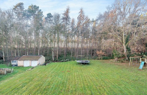 Clumber Park Cabaña | A fabulous secluded stay in a semi-detached property, with ample grounds for all to enjoy.