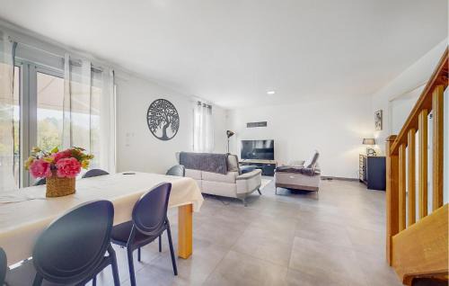 Marsaneix Casa | 4 Bedroom Amazing Home In Sanilhac