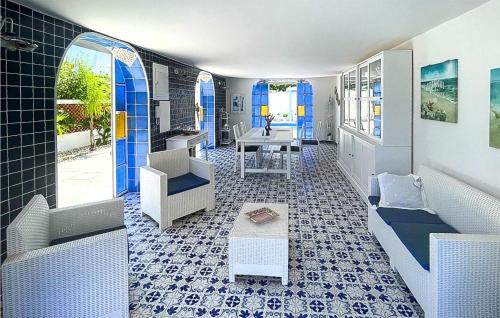 Laura Casa | 4 Bedroom Amazing Home In Laura