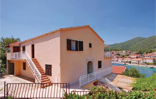 Brna Apartamento | 4 Bedroom Beautiful Apartment In Brna