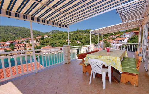 Brna Apartamento | 4 Bedroom Beautiful Apartment In Brna