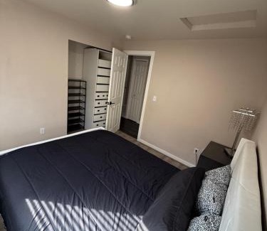 Burlington Casa | 4-bedroom Burlington with AC & Wifi