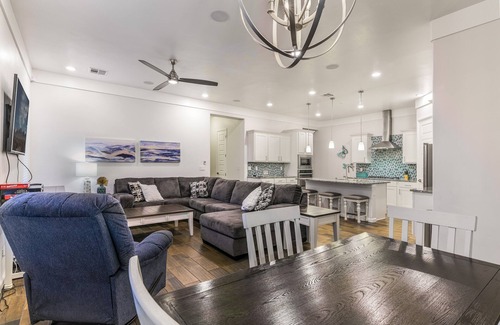 Mesilla Park Casa | 4 Bedroom Contemporary Model Home