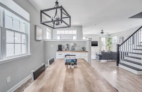 Hampton Casa | 4 Bedroom Cottage - 5 Minutes from both beaches