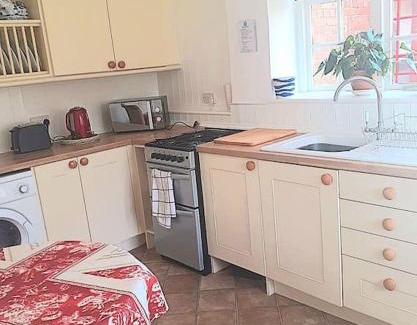 Wickwar Casa | 4 Bedroom Cottage in Wickwar, The Old Stables Guest House