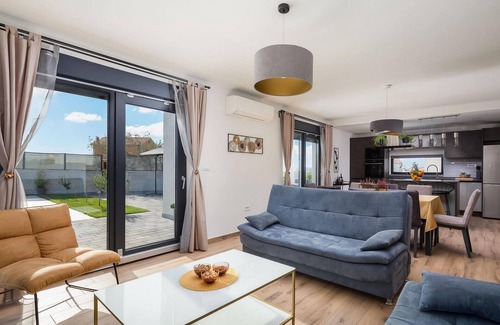 Pakostane Casa | Casa acogedora de 4 dormitorios en.