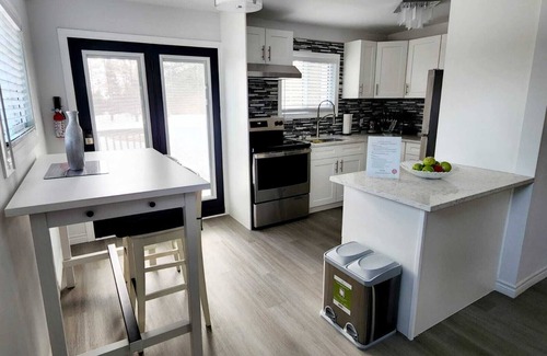 Algoma District Casa | 4 Bedroom Dream, No Place like Soo Villa