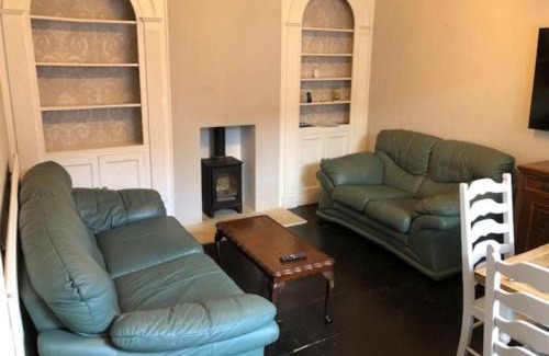 Shifnal Apartamento | 4 Bedroom Flat in Centre of Shifnal