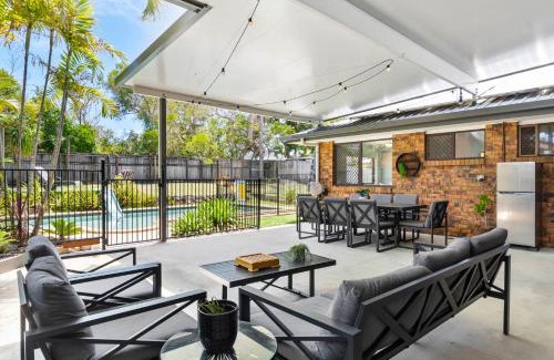 Maroochydore Casa | 4 bedroom gem with air conditioning, a great outdoor area including pool and you can bring a small dog.
