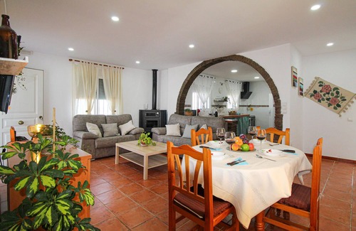 Sedella Casa | Preciosa casa de 4 dormitorios en.