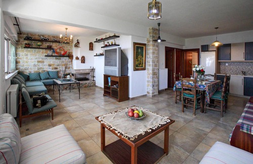 Lavreotiki Casa | Hermosa casa de 4 dormitorios en.