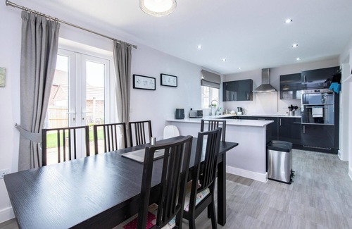 Radcliffe on Trent Casa | 4 Bedroom House Ideal for Families and Corporate Stays in Radcliffe on Trent