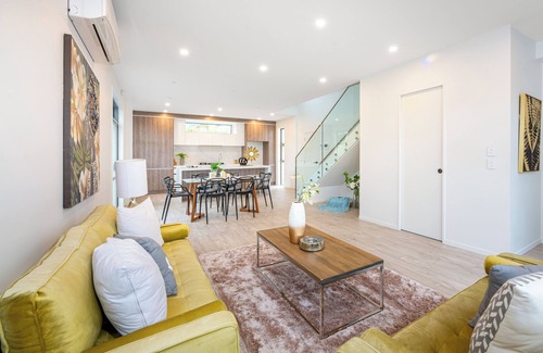 Royal Oak Casa | 4 Bedroom Holiday Home Epsom