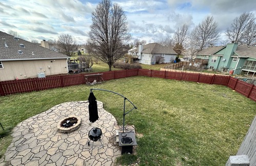 Raymore Casa | 4 Bedroom House 5 minutes from restaurants and shopping
