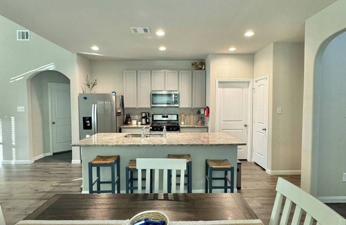 Conroe Casa | 4-bedroom house in fantastic Shenandoah with Wi-Fi, AC
