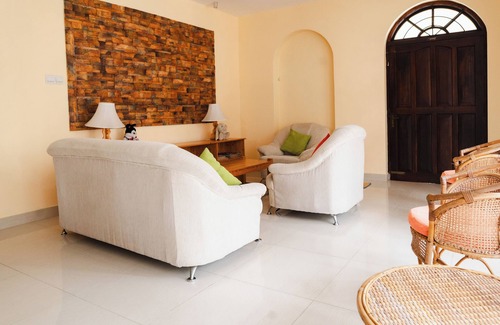Kandy Casa | 4-bedroom house in tranquil Kandy with AC, WiFi