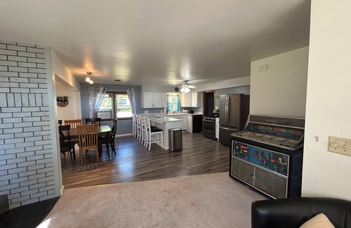 Fond du Lac Casa | 4-bedroom house in peaceful Fond du Lac with AC Beautiful Lakefront property
