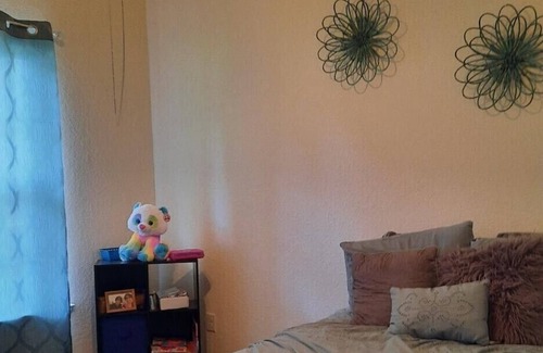Groveland Casa | 4 bedroom house near Disney, beaches and state parks. Handicap accessible.