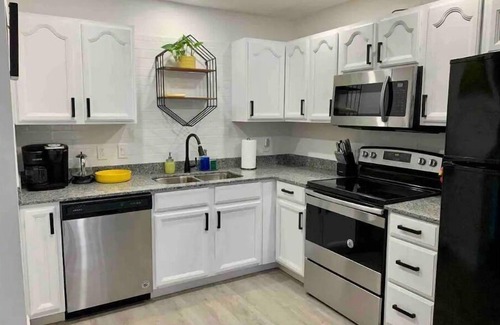 Sunset Casa | 4 Bedroom House near the Hard Rock (Guitar Hotel)