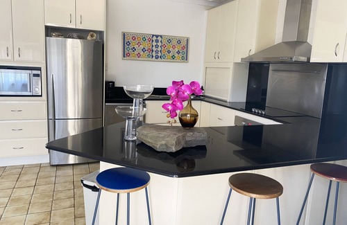 Bundeena Casa | 4 Bedroom Mid-Century Home with Ocean Views