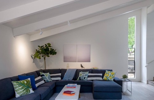 Upper Riviera Casa | 4 Bedroom Modern Oasis Surrounded by Oaks.