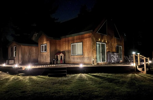 Markville Casa | 4-bedroom north woods, pet friendly cabin with WiFi, great room and fire place.