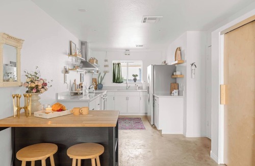 Coronado Casa | 4 bedroom private retreat in the heart of downtown