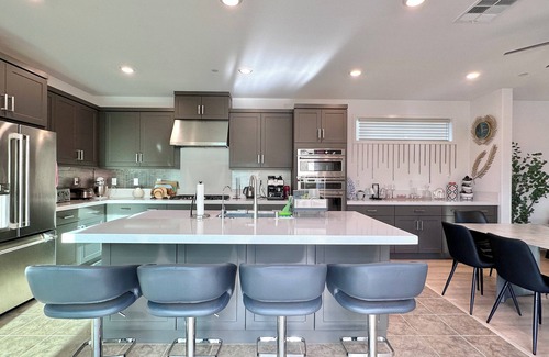 Irvine Casa | 4-Bedroom Sunlight Retreat in Irvine