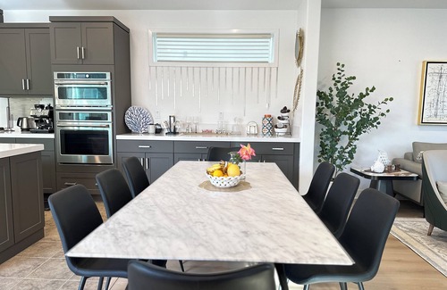 Irvine Casa | 4-Bedroom Sunlight Retreat in Irvine