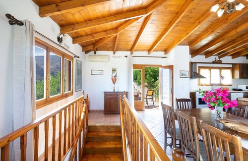 Tsourouniana Casa | 4 dormitorios Topolia Casa con piscina compartida