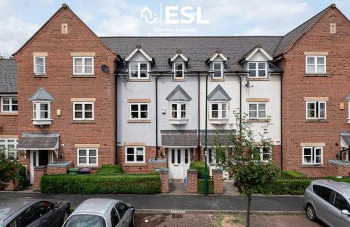 Shrewsbury Casa | 4 Bedroom Townhouse 10mins walk from Shrewsbury Town Centre with Parking