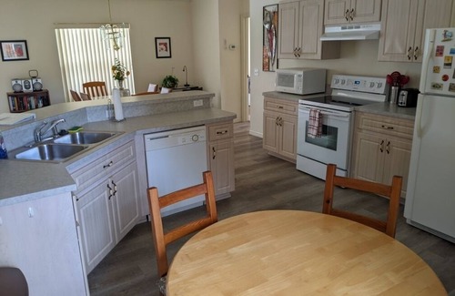 Inverness Villa | Villa de 4 dormitorios con piscina climatizada con energía solar