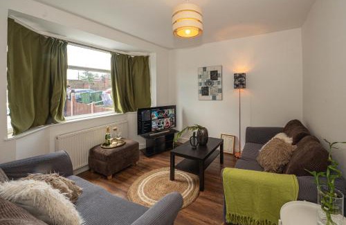 Greenwich Casa | 4 bedrooms,2 bathrooms house with free parking