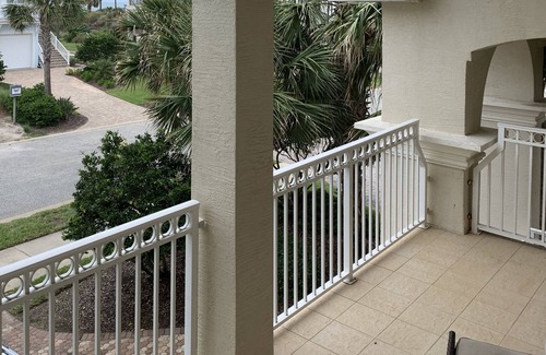 Palm Coast Casa | 4 habitaciones - 3 pisos de relajación, vista al mar y al lago, ascensor, 2 piscinas climatizadas