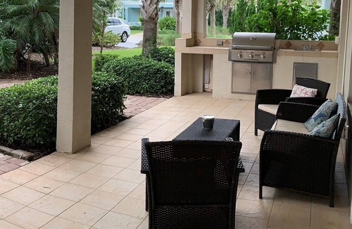 Palm Coast Casa | 4 habitaciones - 3 pisos de relajación, vista al mar y al lago, ascensor, 2 piscinas climatizadas