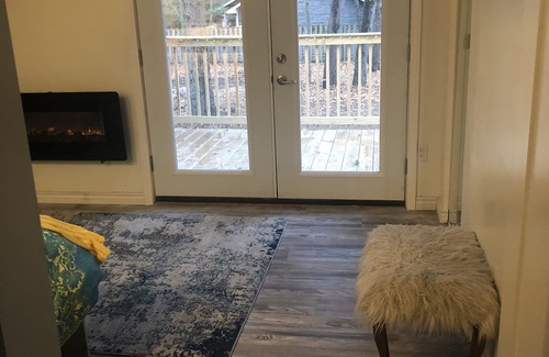 Michiana Casa | (4 bedrooms and 2 full baths; sleeps 11)