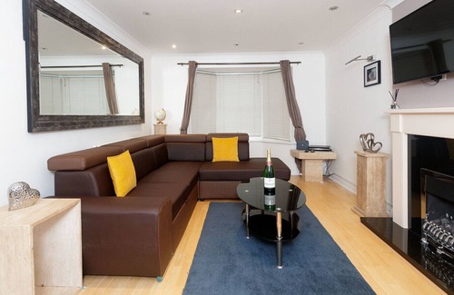 Stanley Apartamento | 4 Bed, Sleeps 11-De Lujo-Apartamento-Baño con ducha