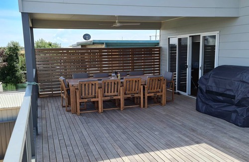 Coronet Bay Casa | 4 bedrooms, large deck, park views