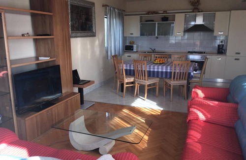 Privlaka Apartamento | 4-BEDROOMS; PRIVATE POOL,BBQ, Quite area !!!